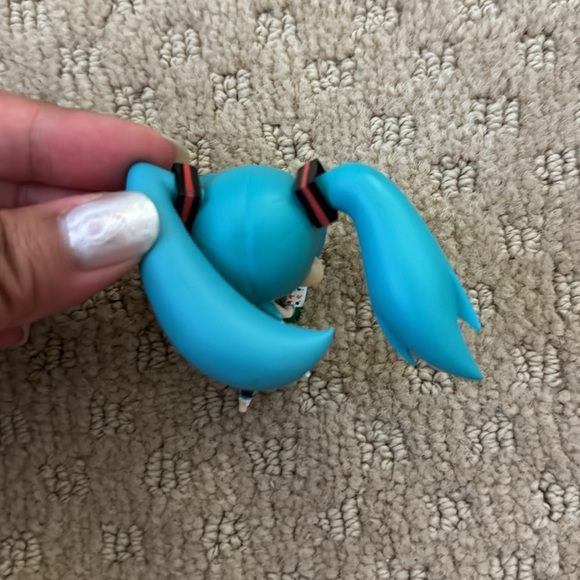 Hatsune Miku Vocaloid Chibi Figure - Picture 2 of 4